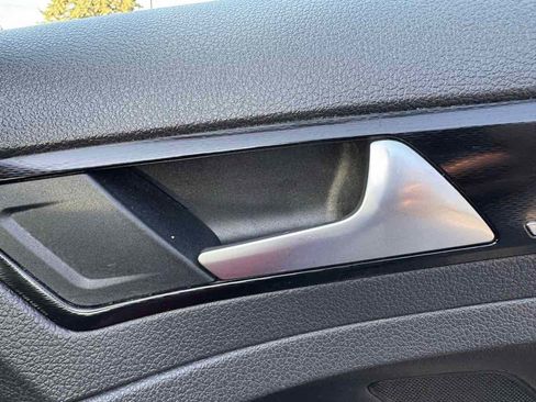 Used 2017 Volkswagen GTI Autobahn image 40