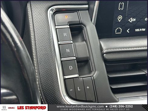 Used 2023 GMC Yukon XL SLT AWD/4WD image 30
