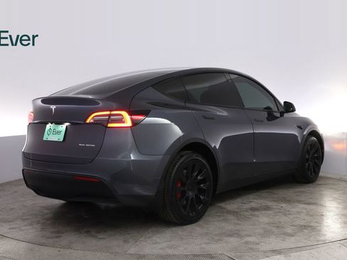 Used 2022 Tesla Model Y Long Range AWD/4WD image 3