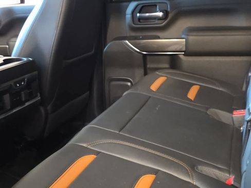 Used 2020 GMC Sierra 2500 AT4 w/ AT4 Premium Package AWD/4WD image 5