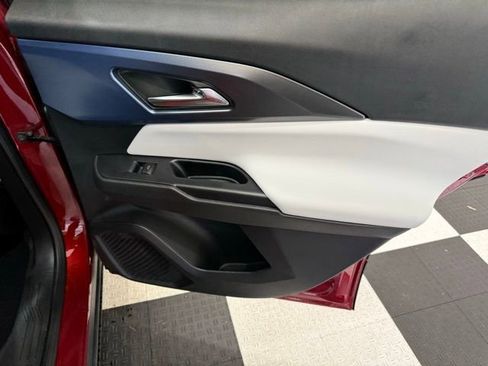 New 2026 Chevrolet Equinox EV LT image 25