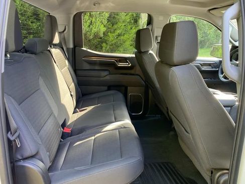 Used 2023 Chevrolet Silverado 1500 LT AWD/4WD image 32