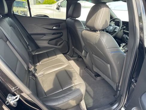 Used 2024 Buick Envista Sport Touring w/ Convenience II Package FWD image 23