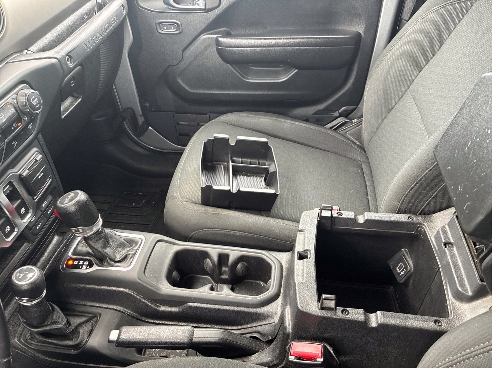 Used 2021 Jeep Wrangler Sport AWD/4WD image 32