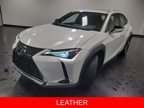 Used 2019 Lexus UX 250h AWD/4WD image 4