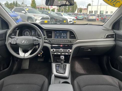 Used 2020 Hyundai Elantra SEL w/ Cargo Package (C1) FWD image 11