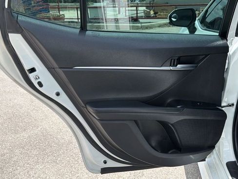 Certified 2018 Toyota Camry SE FWD image 33