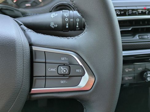 New 2026 Jeep Compass Latitude AWD/4WD image 12