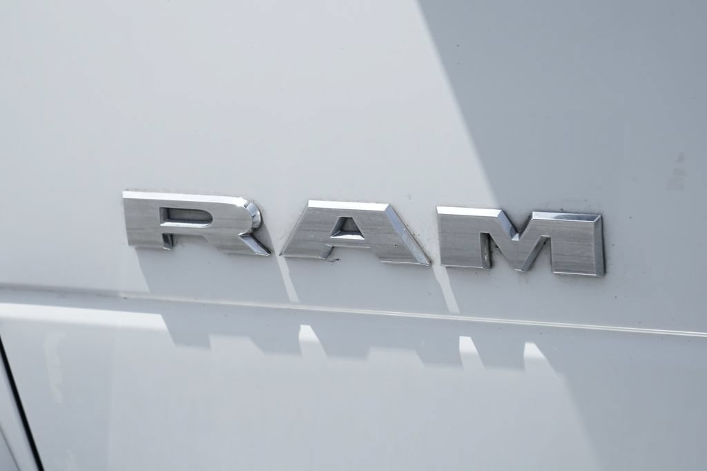 Used 2022 RAM 5500 SLT w/ Quick Order Package 27G SLT RWD image 48