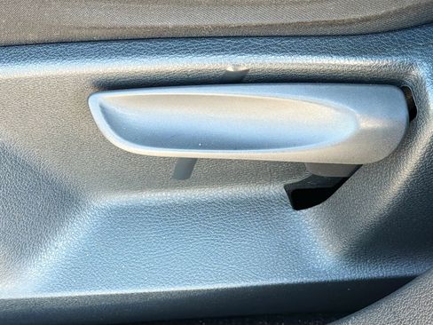 Used 2015 Volkswagen Tiguan S image 24