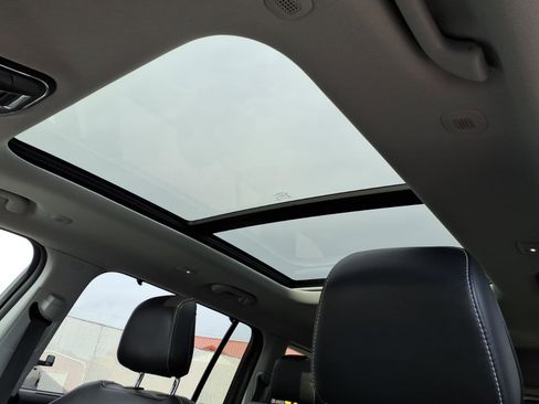 Used 2023 Jeep Grand Cherokee L Limited w/ Luxury Tech Group II image 13