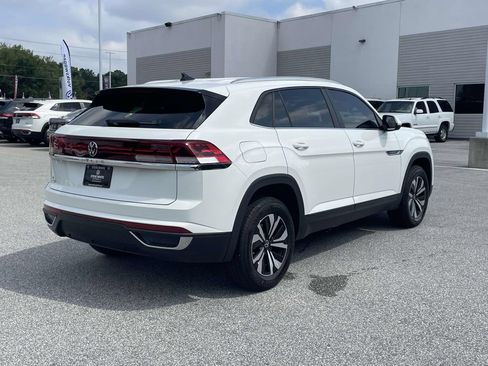 Used 2025 Volkswagen Atlas Cross Sport SE FWD image 7