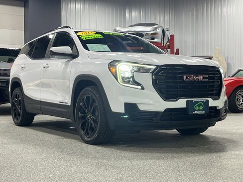 Certified 2022 GMC Terrain SLE w/ Driver Convenience Package AWD/4WD image 6