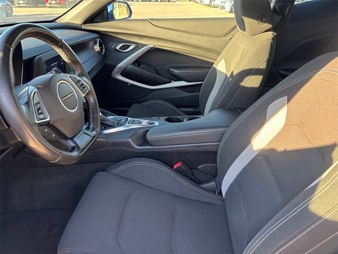 Used 2020 Chevrolet Camaro LT image 9