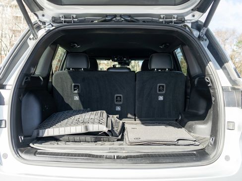 Used 2023 Jeep Grand Cherokee Altitude image 9