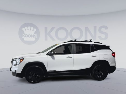 Used 2023 GMC Terrain SLE w/ Driver Convenience Package AWD/4WD image 7