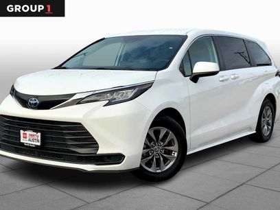 Used 2022 Toyota Sienna LE