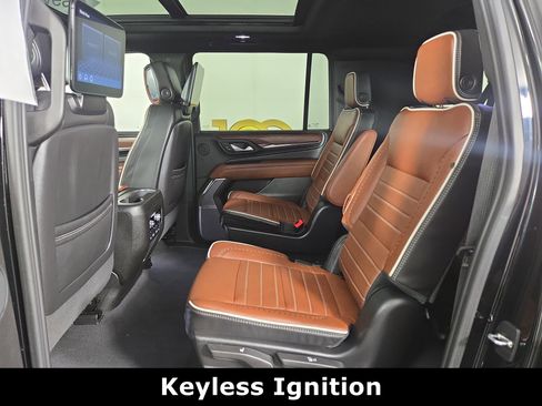 Certified 2024 GMC Yukon XL Denali Ultimate AWD/4WD image 12