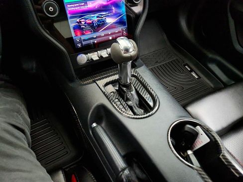 Used 2019 Ford Mustang Coupe RWD image 17