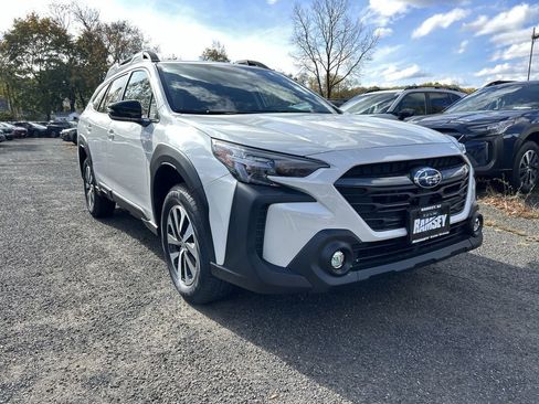 Certified 2025 Subaru Outback Premium AWD/4WD image 2