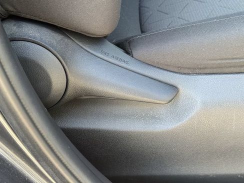 Used 2020 Toyota RAV4 XLE w/ Convenience Package FWD image 31