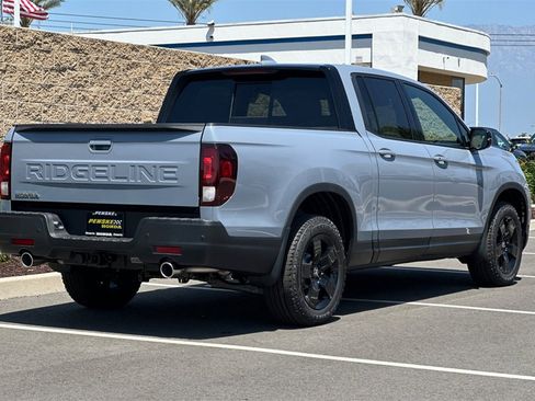 New 2025 Honda Ridgeline Black Edition image 4