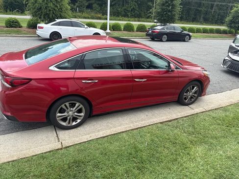 Used 2018 Hyundai Sonata Limited w/ Cargo Package FWD image 9