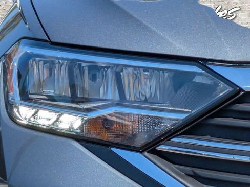 Certified 2024 Volkswagen Jetta SE w/ Panoramic Sunroof Package FWD image 10