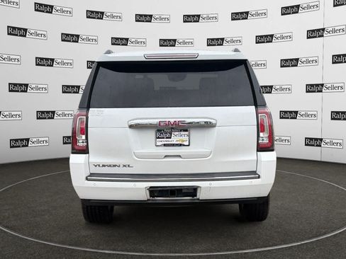 Used 2017 GMC Yukon XL Denali w/ Open Road Package AWD/4WD image 4