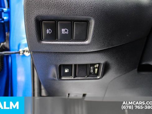 Used 2018 Toyota C-HR XLE image 29