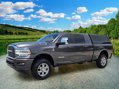Used 2024 RAM 2500 Laramie AWD/4WD image 2