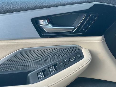 Used 2023 Acura MDX SH-AWD image 13