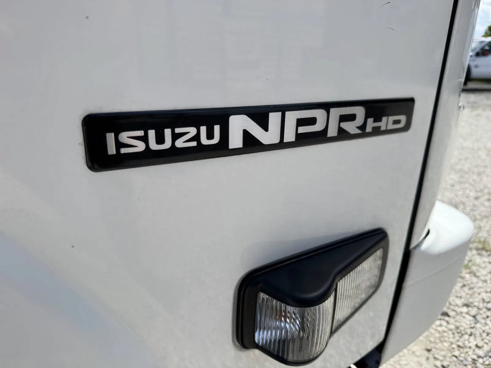 Used 2024 Isuzu NPR RWD image 17