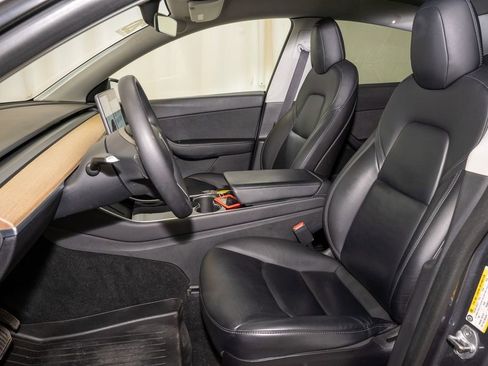 Used 2020 Tesla Model Y Long Range image 12