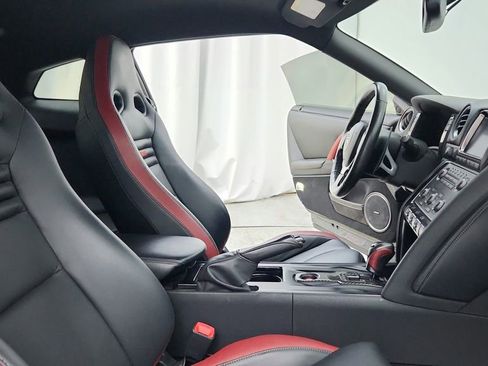 Used 2012 Nissan GT-R Black Edition image 24