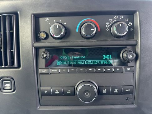 Used 2025 Chevrolet Express 2500 Extended w/ Communications Package image 32