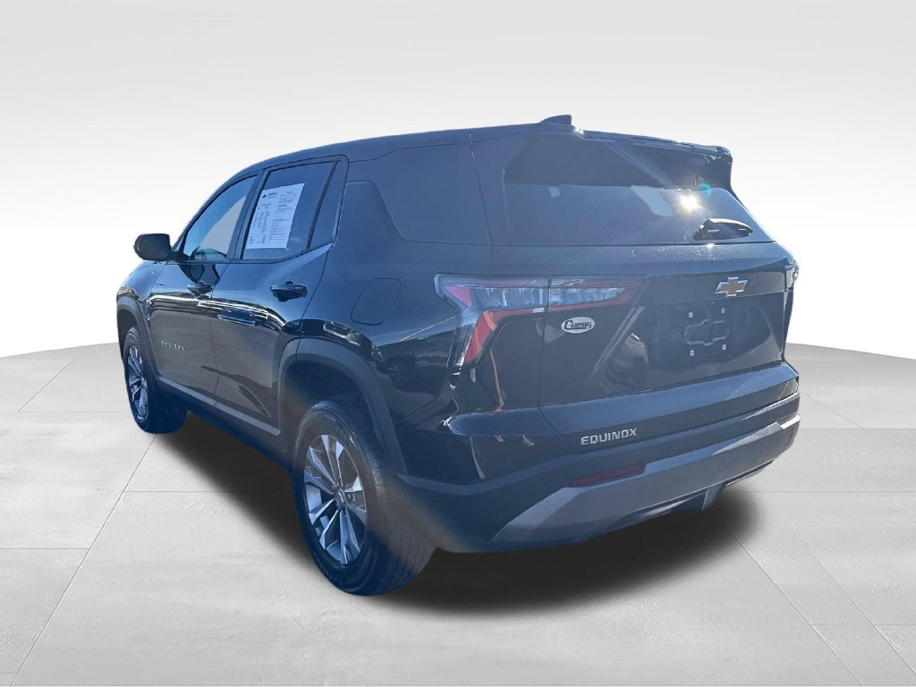 Used 2026 Chevrolet Equinox LT FWD image 3