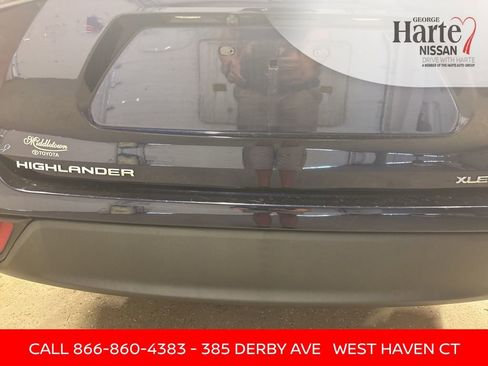 Used 2021 Toyota Highlander XLE image 49