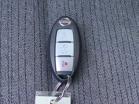 Used 2021 Nissan Rogue S image 27