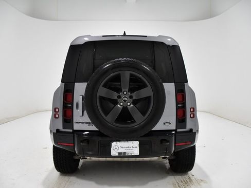 Used 2023 Land Rover Defender 110 X-Dynamic SE image 4