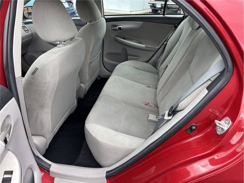 Used 2013 Toyota Corolla LE FWD image 12