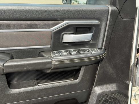 Used 2024 RAM 2500 Big Horn AWD/4WD image 25