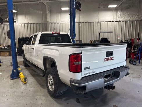 Used 2015 GMC Sierra 2500 2WD Double Cab w/ Sierra Convenience Package image 8