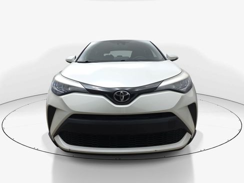 Used 2021 Toyota C-HR XLE FWD image 9