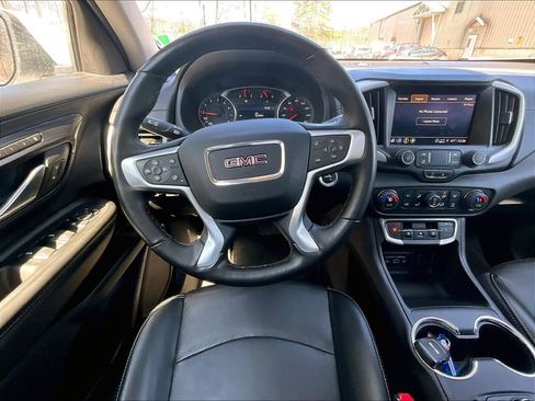 Used 2024 GMC Terrain SLT AWD/4WD image 17