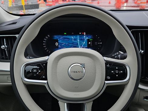 New 2026 Volvo XC60 T8 Ultra w/ Protection Package Premier AWD/4WD image 18