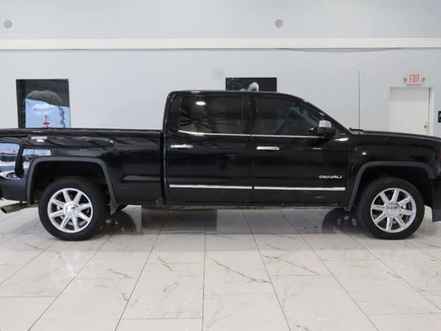 Used 2018 GMC Sierra 1500 Denali w/ Denali Ultimate Package AWD/4WD image 2