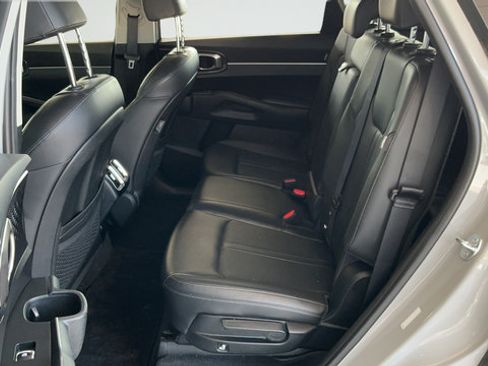 Used 2024 Kia Sorento S w/ Panoramic Sunroof Package FWD image 21