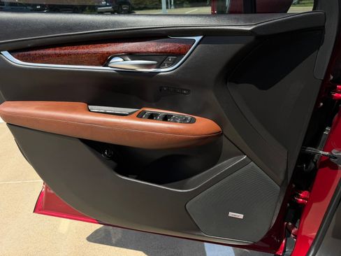 Used 2019 Cadillac XT5 Luxury FWD image 24