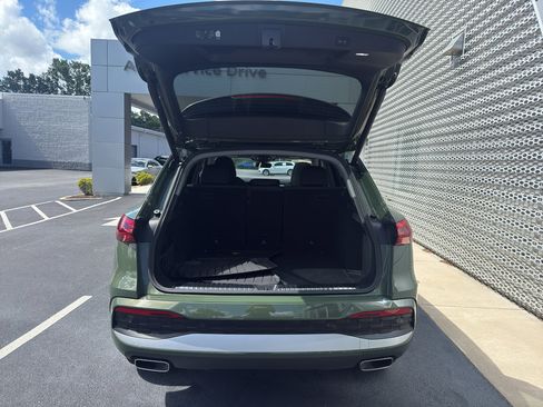 Used 2025 Audi Q5 Premium Plus w/ Premium Plus AWD/4WD image 8